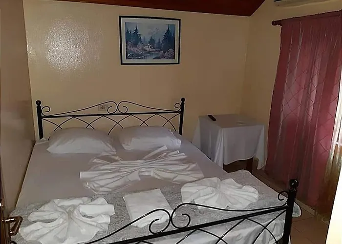 Hotell Dafina 2*