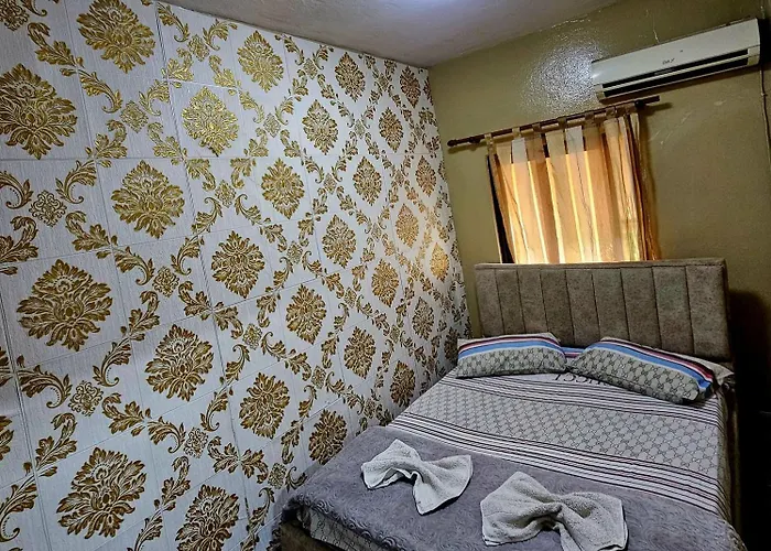 Hotell Dafina 2*